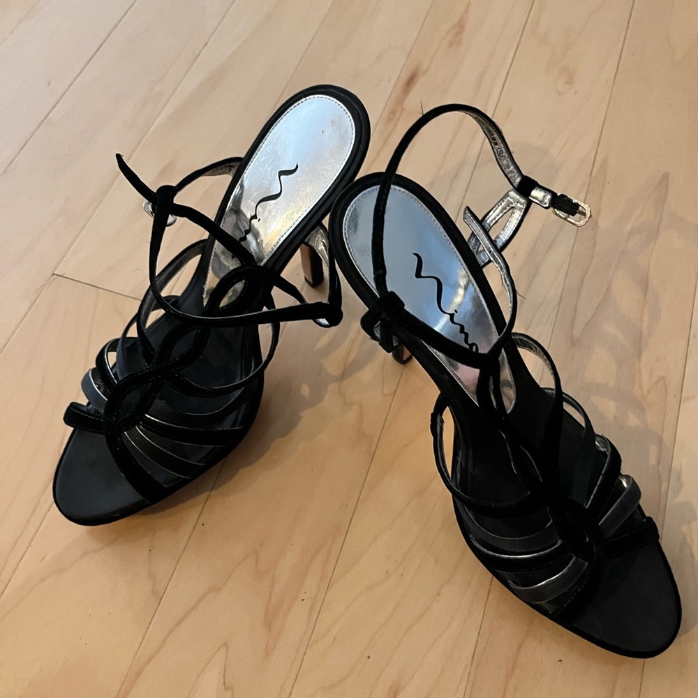 Nina Sexy Strappy Black Heels. Velvet and fabric with genuine leather sole. 9.5